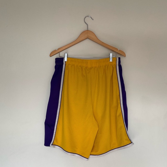 Nike Lakers shorts - Picture 5 of 5